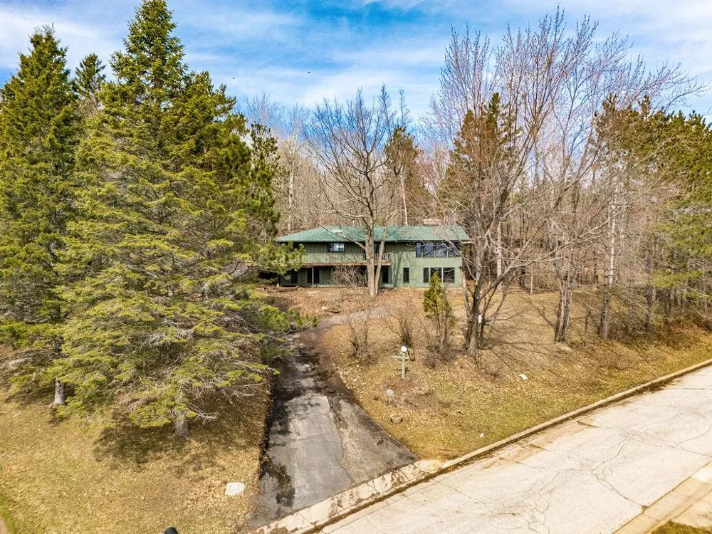 2207 Heather Avenue Duluth, MN 55803