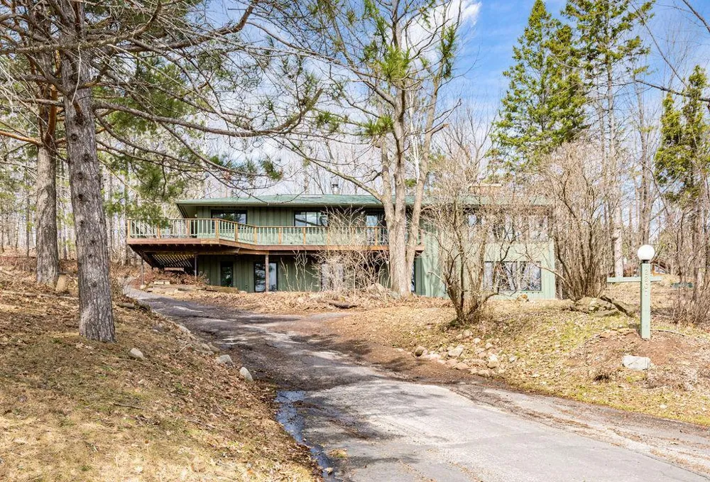 2207 Heather Avenue Duluth, MN 55803