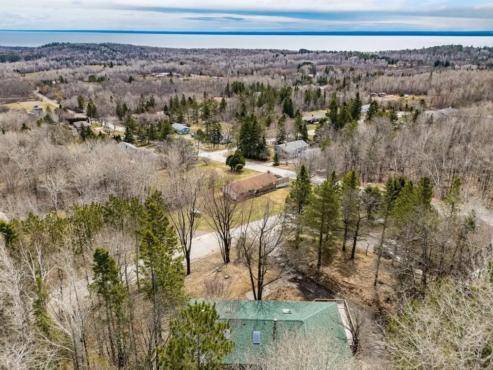 2207 Heather Avenue Duluth, MN 55803