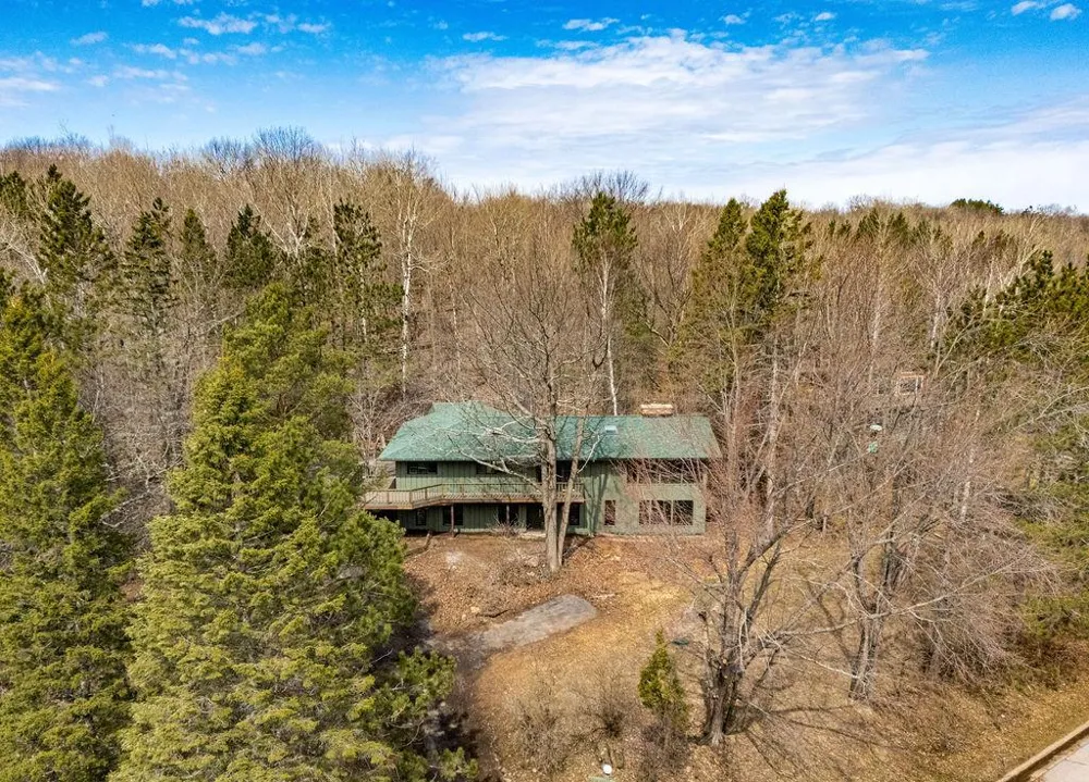 2207 Heather Avenue Duluth, MN 55803