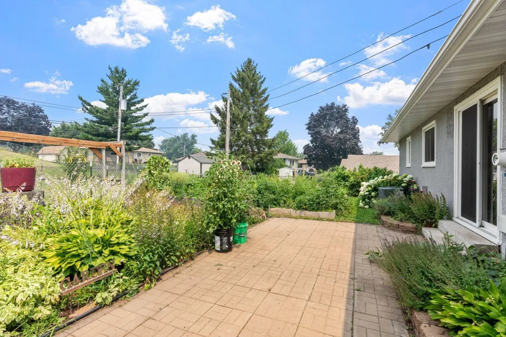 6841 Carmen Avenue Inver Grove Heights, MN 55076