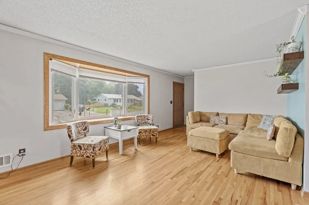 6841 Carmen Avenue Inver Grove Heights, MN 55076