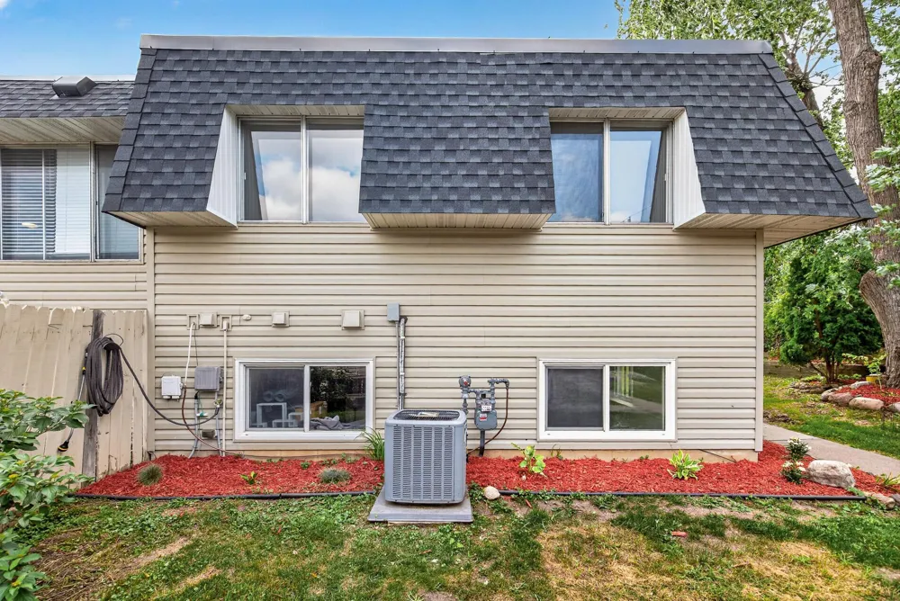 3750 Conroy Trail E Inver Grove Heights, MN 55076