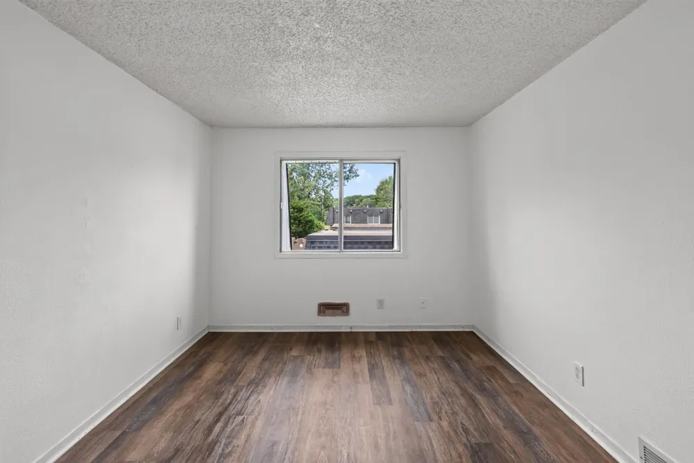 3750 Conroy Trail E Inver Grove Heights, MN 55076