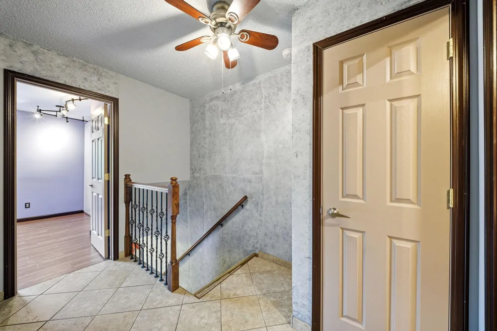 2103 Marquis Road Golden Valley, MN 55427