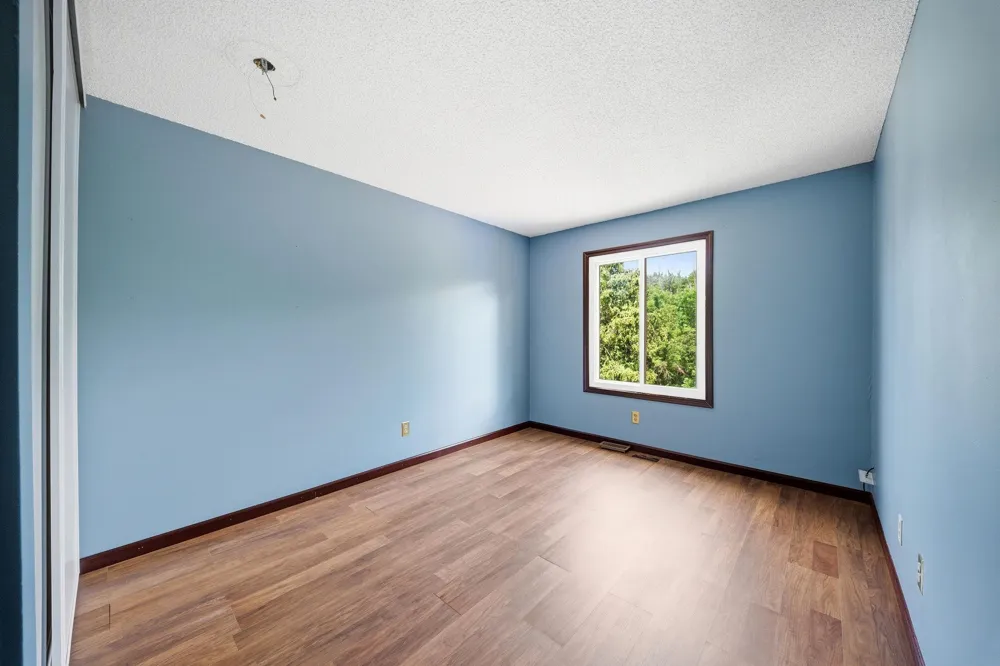 2103 Marquis Road Golden Valley, MN 55427