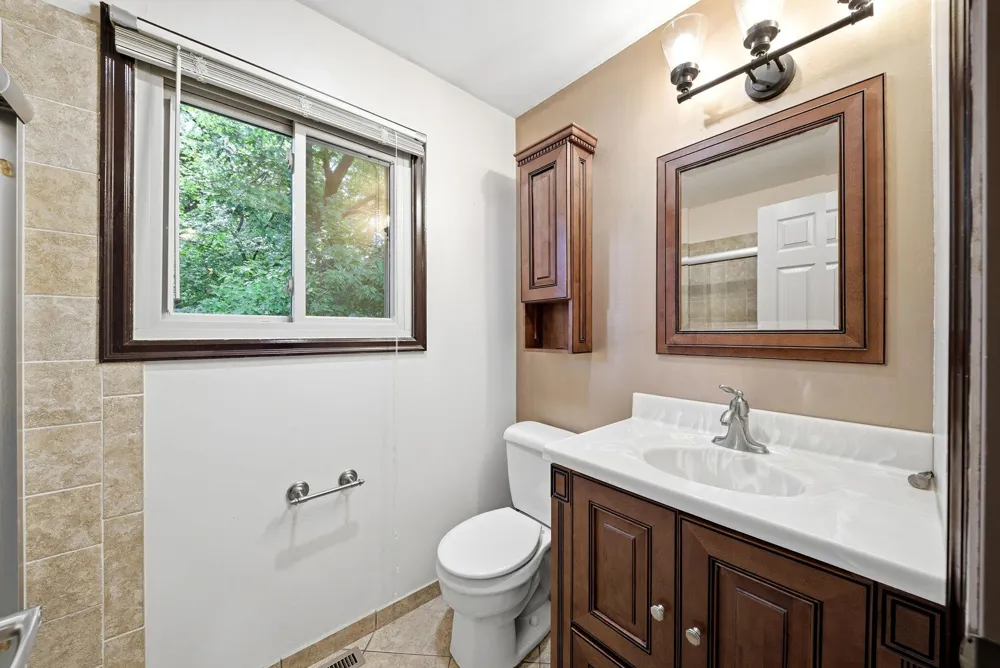 2103 Marquis Road Golden Valley, MN 55427