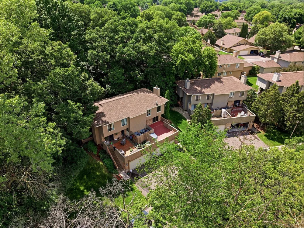2103 Marquis Road Golden Valley, MN 55427