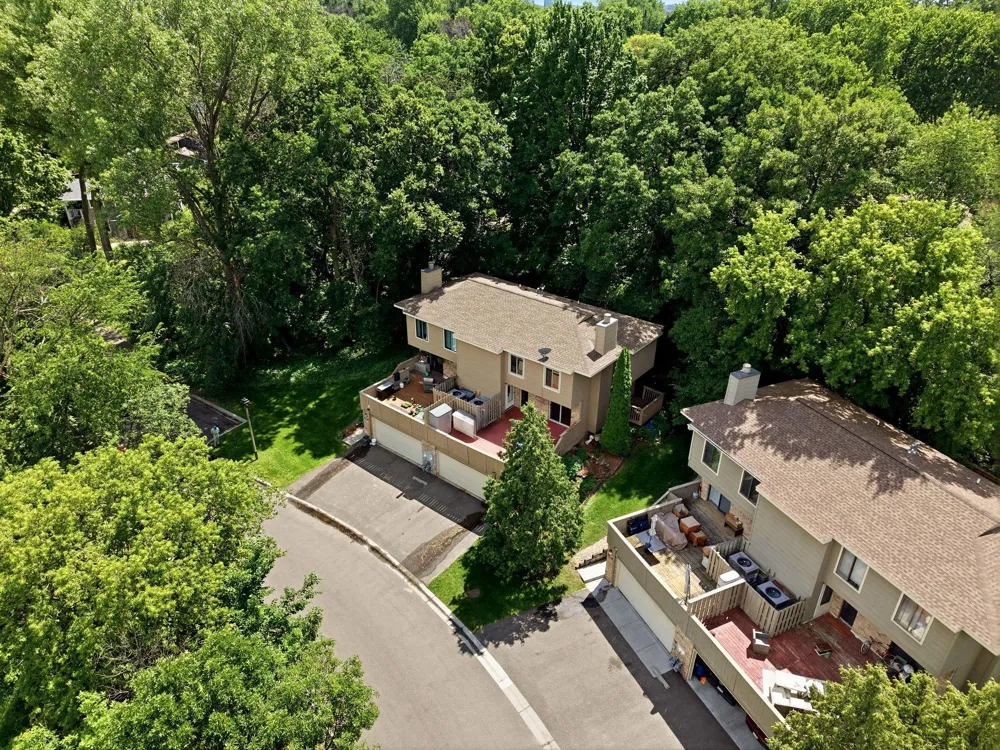2103 Marquis Road Golden Valley, MN 55427