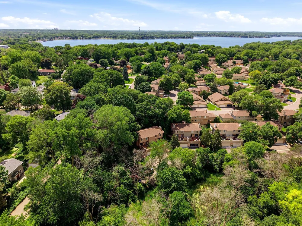 2103 Marquis Road Golden Valley, MN 55427