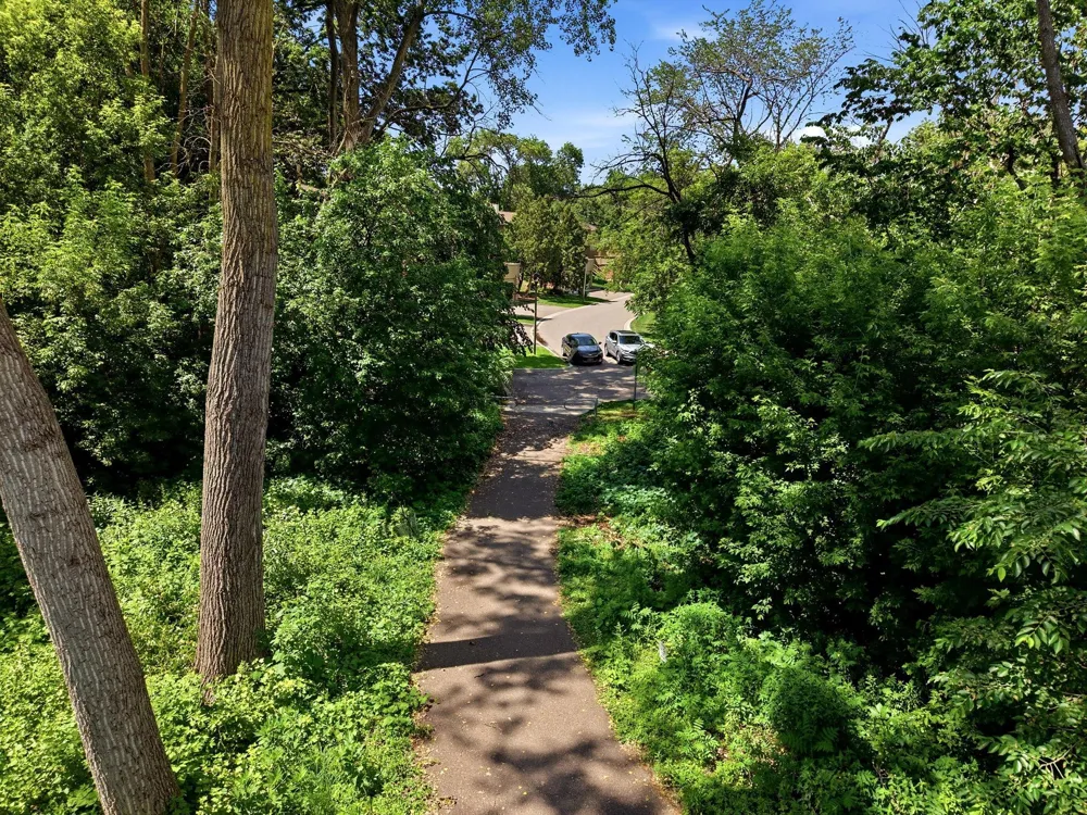2103 Marquis Road Golden Valley, MN 55427