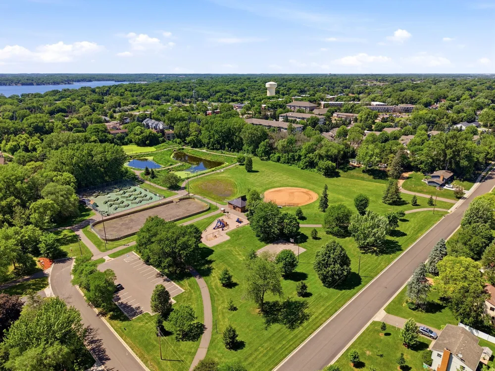 2103 Marquis Road Golden Valley, MN 55427
