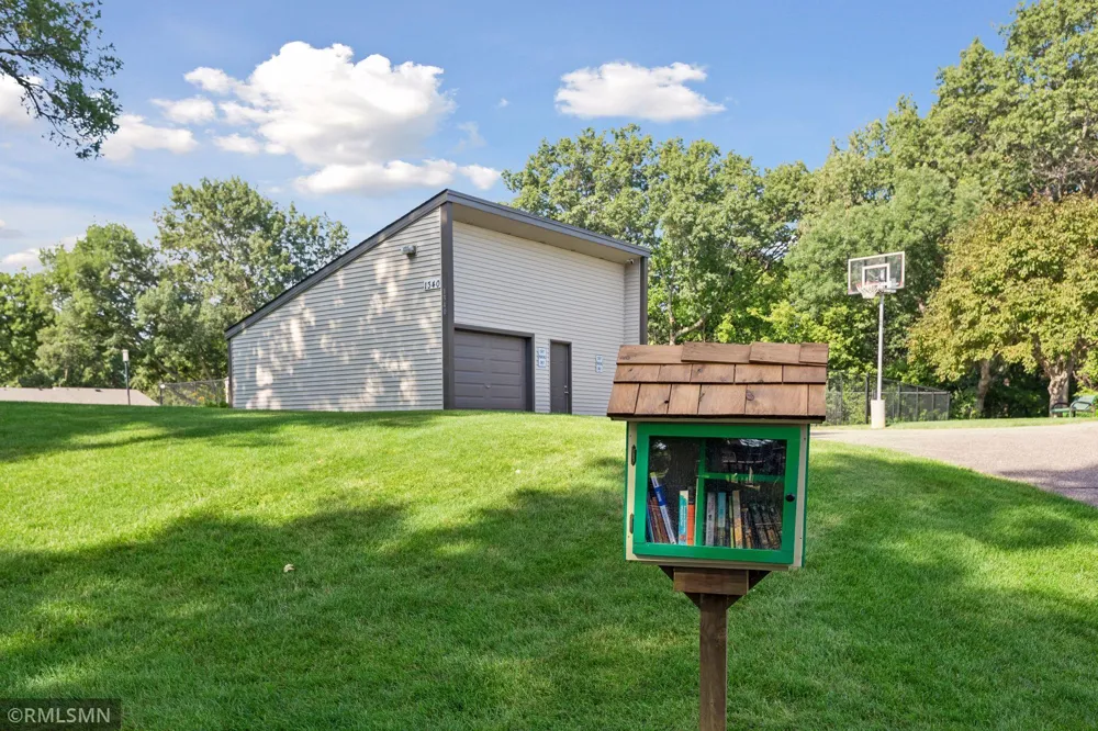 4384 Arden View Court Arden Hills, MN 55112