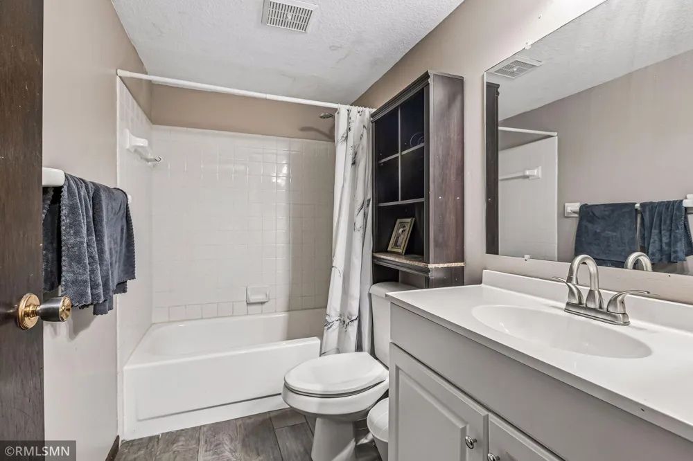4384 Arden View Court Arden Hills, MN 55112