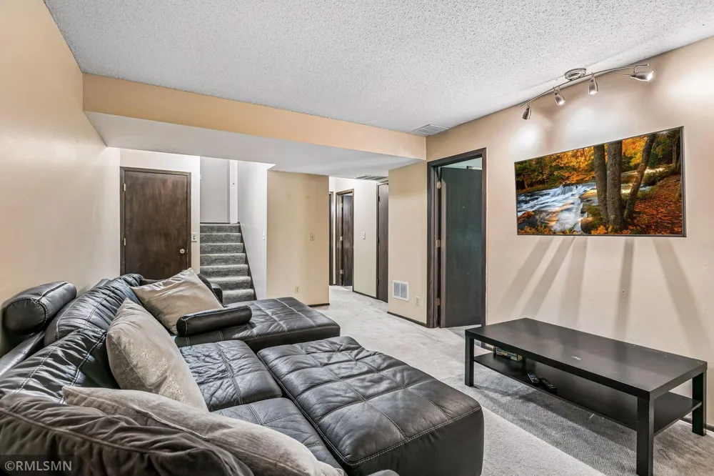 4384 Arden View Court Arden Hills, MN 55112