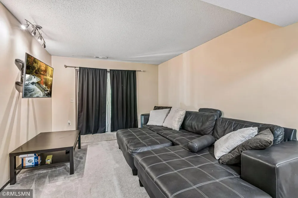 4384 Arden View Court Arden Hills, MN 55112