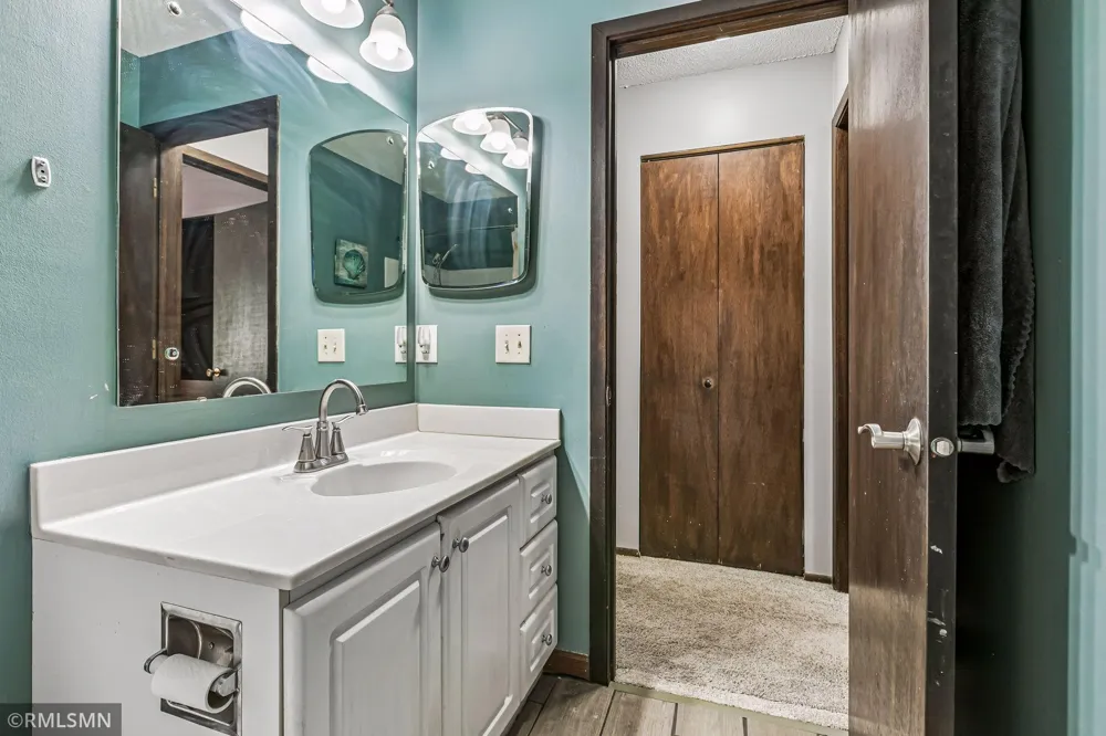 4384 Arden View Court Arden Hills, MN 55112