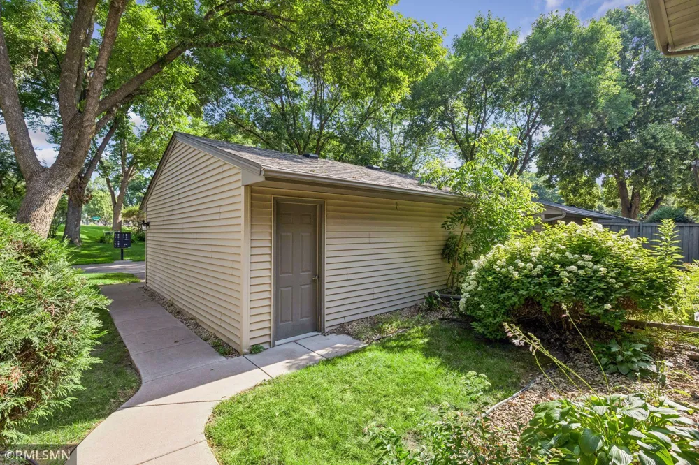 4384 Arden View Court Arden Hills, MN 55112