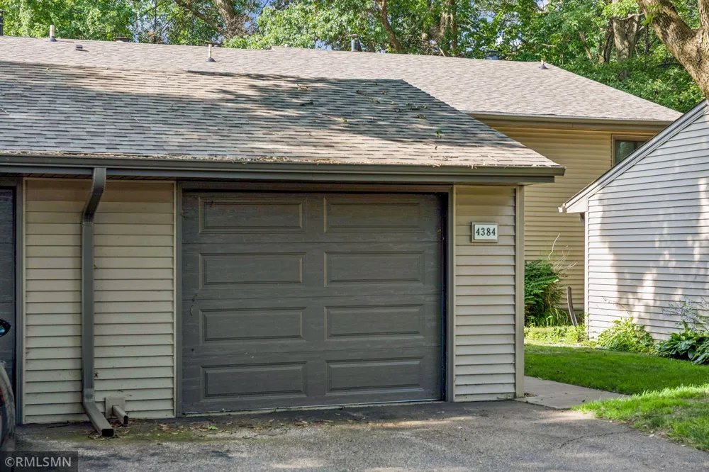 4384 Arden View Court Arden Hills, MN 55112