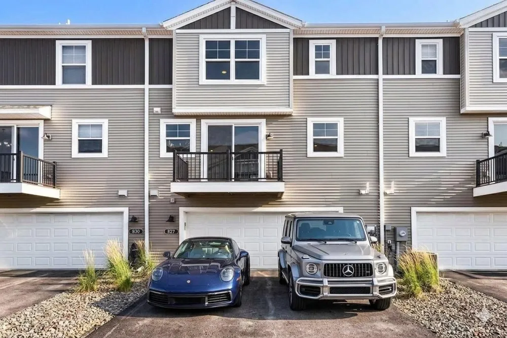 827 Roselyn Drive Victoria, MN 55386