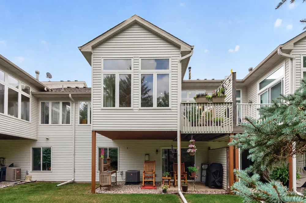 8992 Quail Court Saint Bonifacius, MN 55375