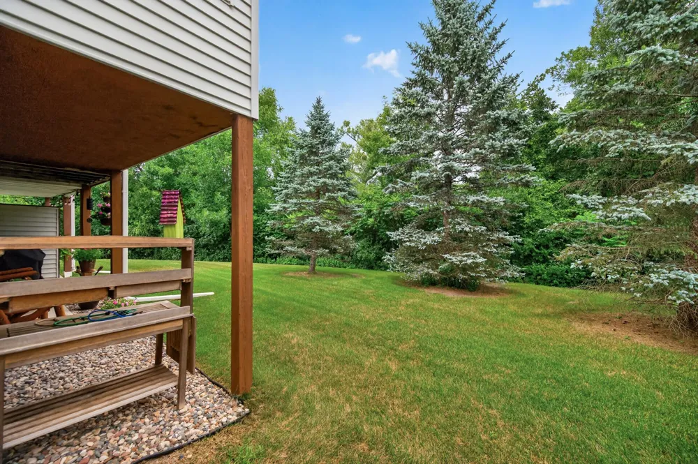 8992 Quail Court Saint Bonifacius, MN 55375
