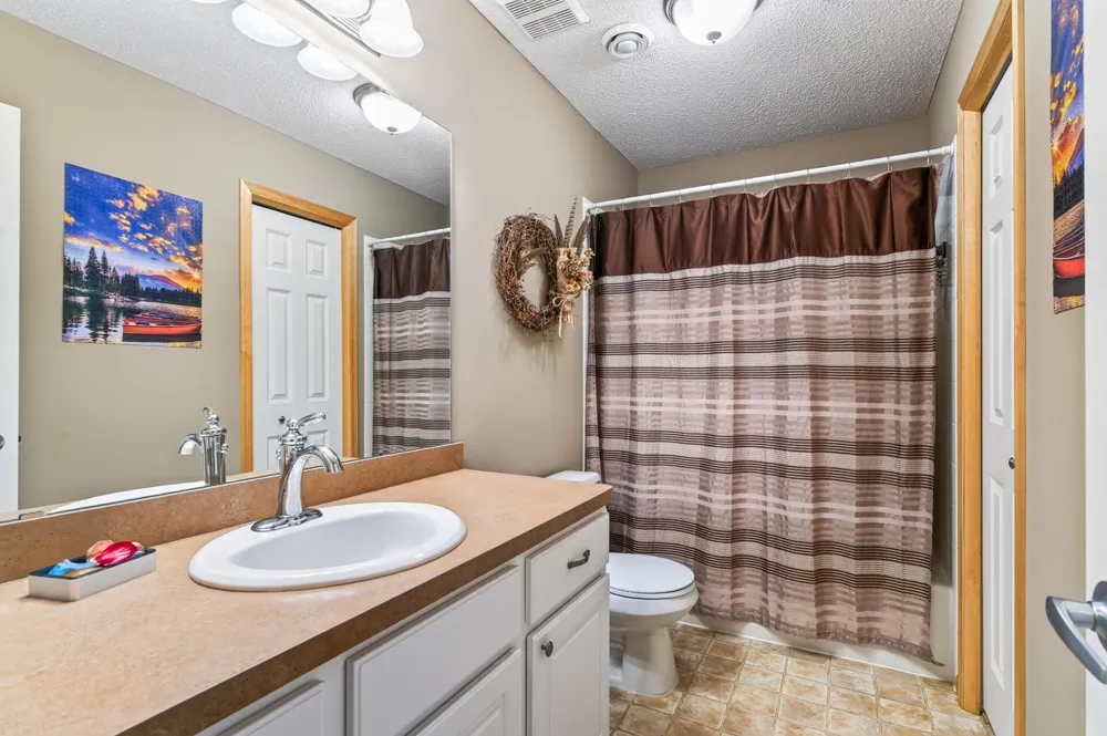 8992 Quail Court Saint Bonifacius, MN 55375