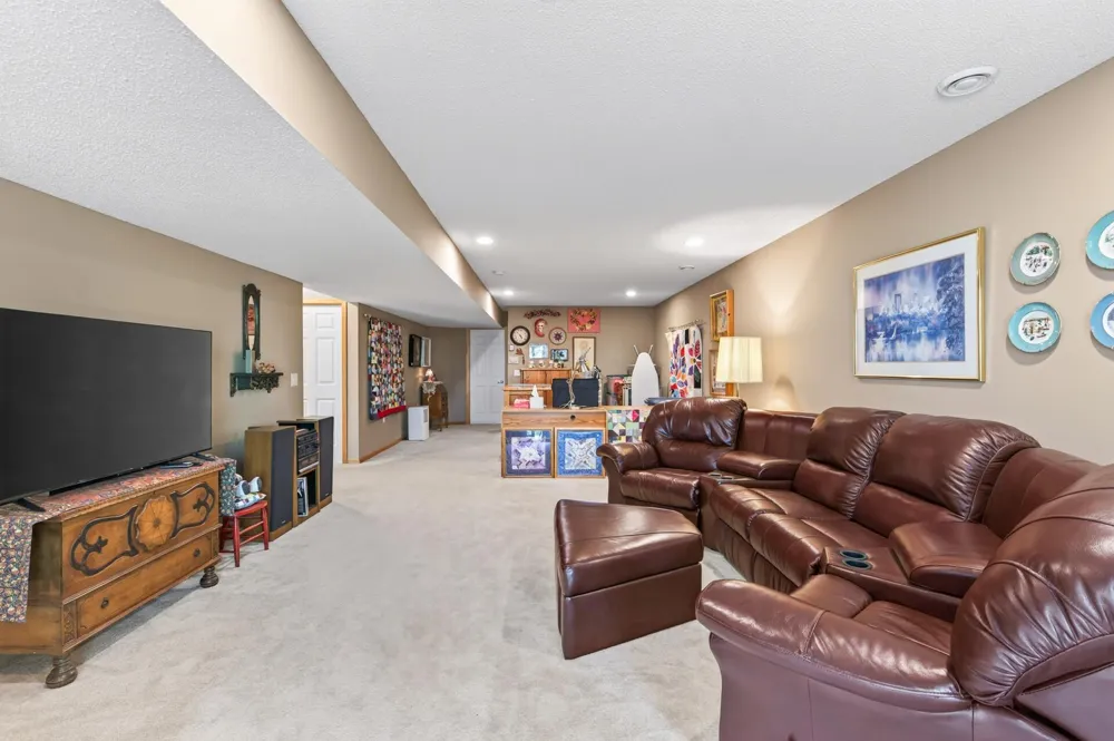 8992 Quail Court Saint Bonifacius, MN 55375