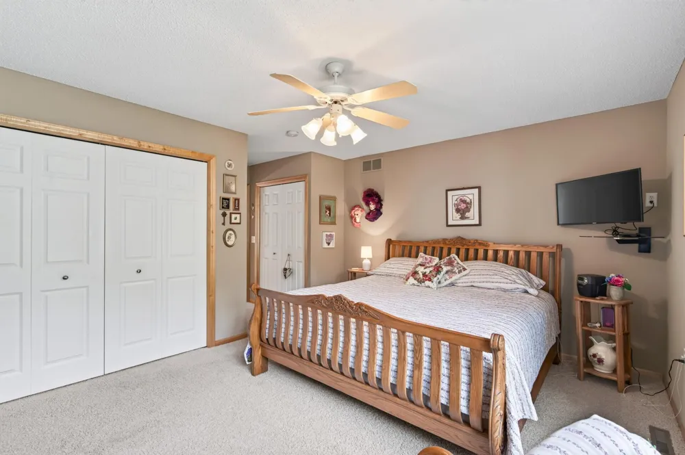 8992 Quail Court Saint Bonifacius, MN 55375