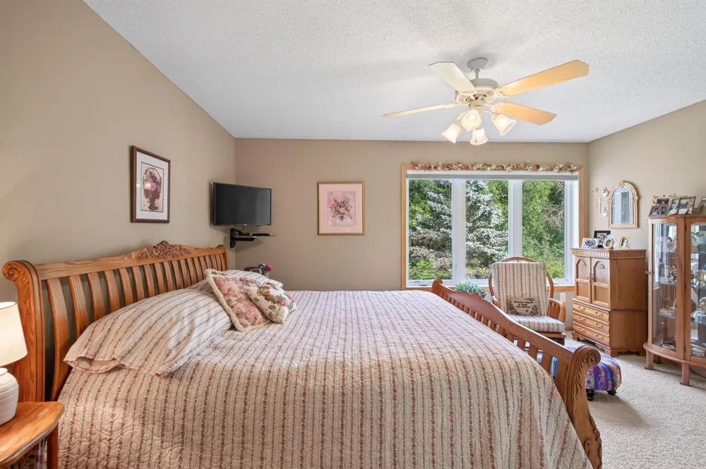 8992 Quail Court Saint Bonifacius, MN 55375