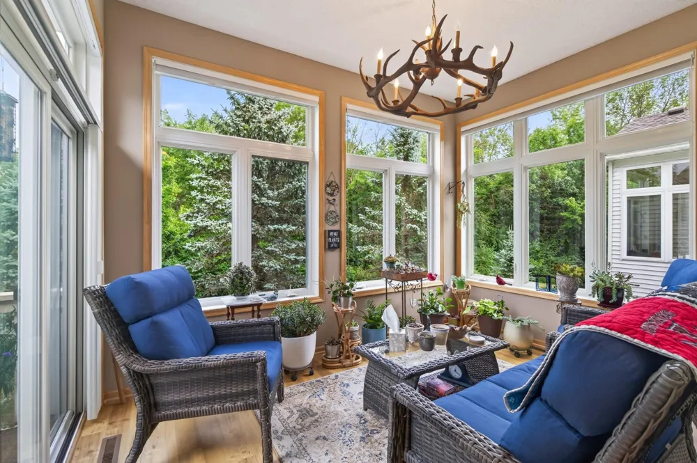8992 Quail Court Saint Bonifacius, MN 55375