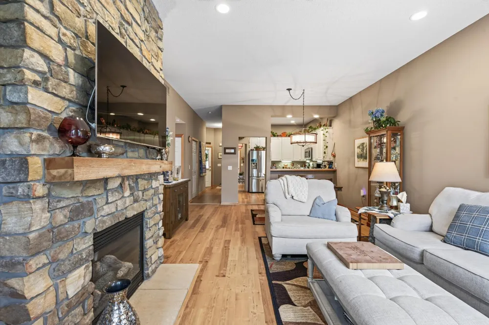 8992 Quail Court Saint Bonifacius, MN 55375