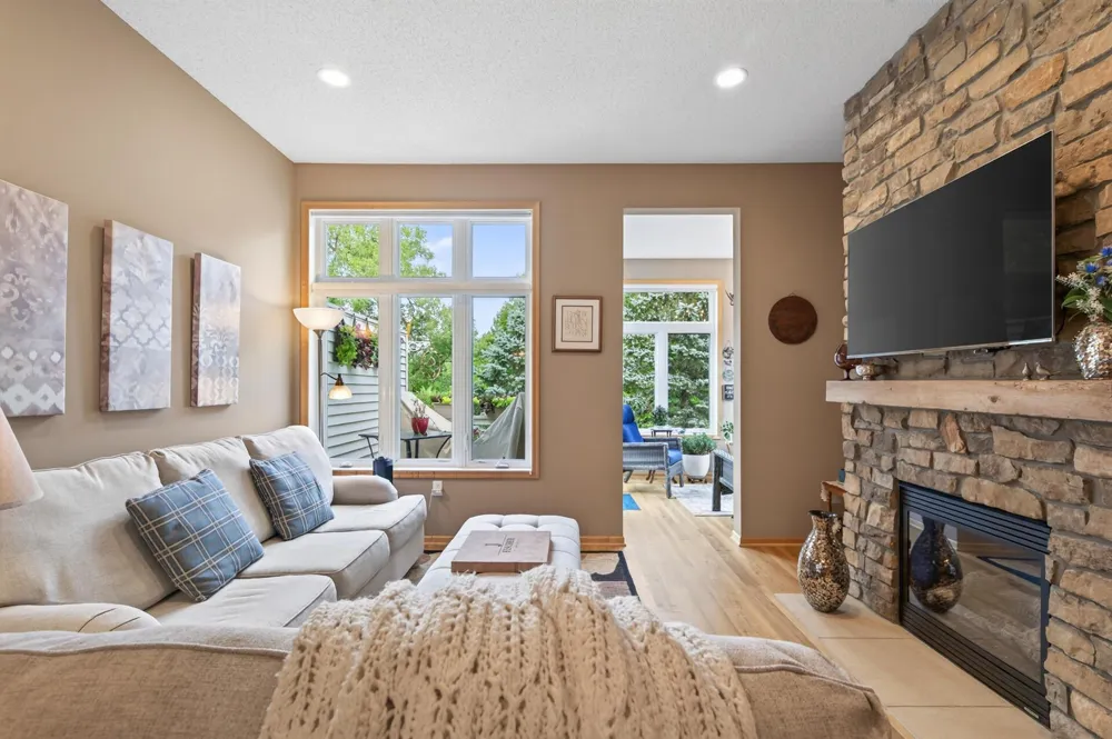 8992 Quail Court Saint Bonifacius, MN 55375
