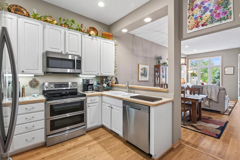 8992 Quail Court Saint Bonifacius, MN 55375