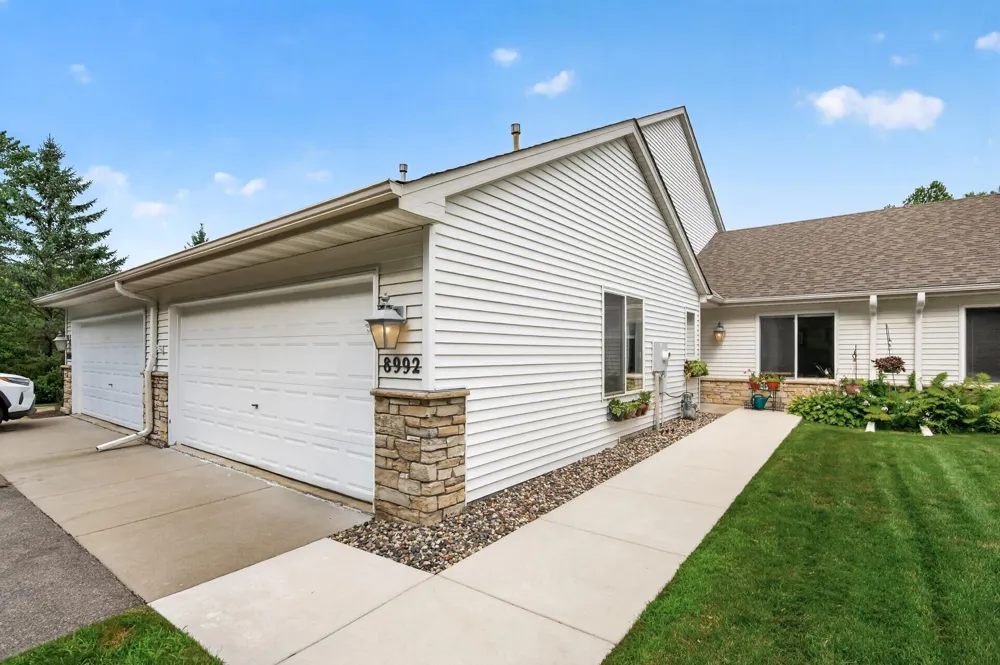 8992 Quail Court Saint Bonifacius, MN 55375