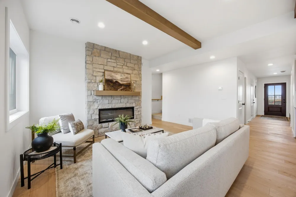 2006 South Ridge Road Detroit Lakes, MN 56501