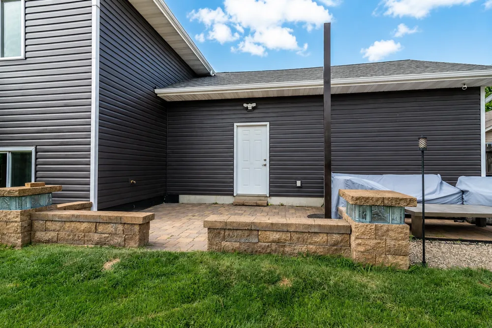 109 Cougar Drive Mankato, MN 56001