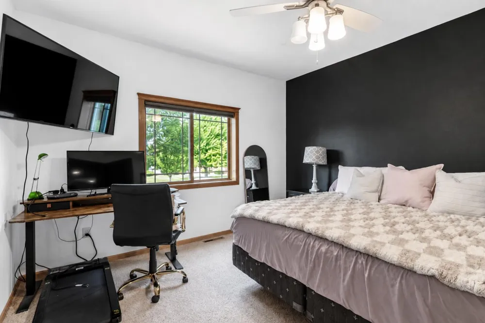 109 Cougar Drive Mankato, MN 56001