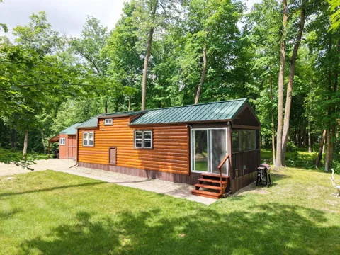 47260 Schoolhouse Drive
