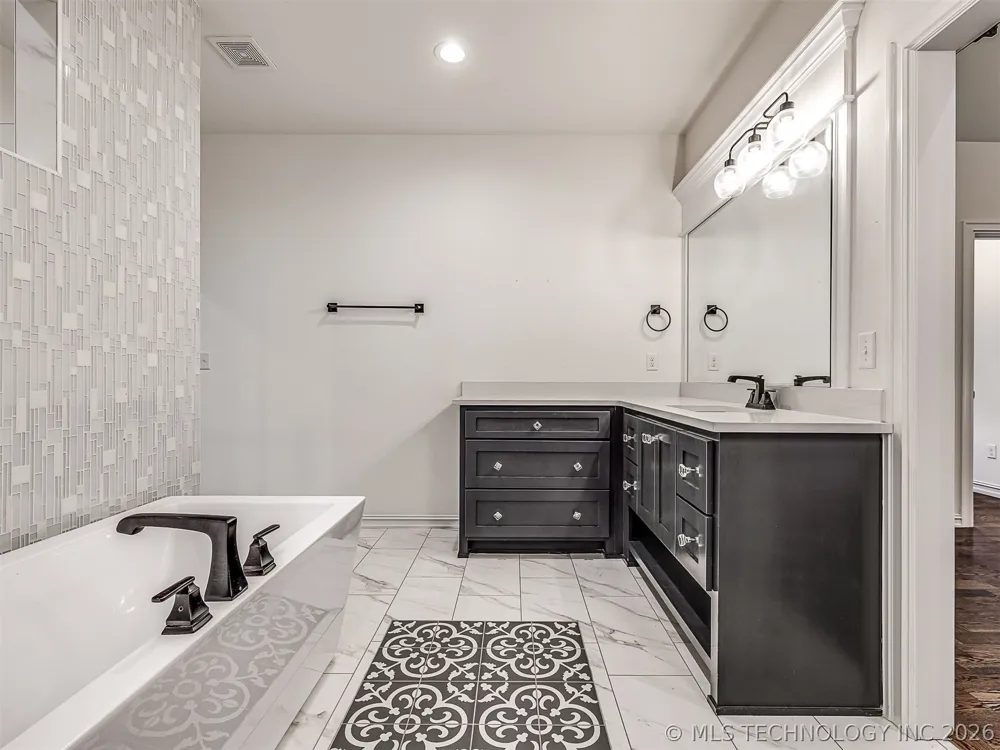 2244 W Decatur Street Broken Arrow, OK 74011