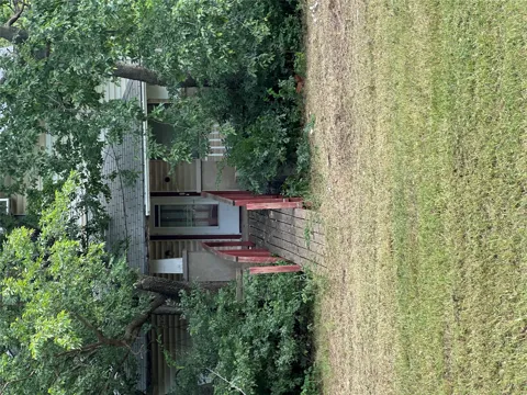 165 W 2nd Street