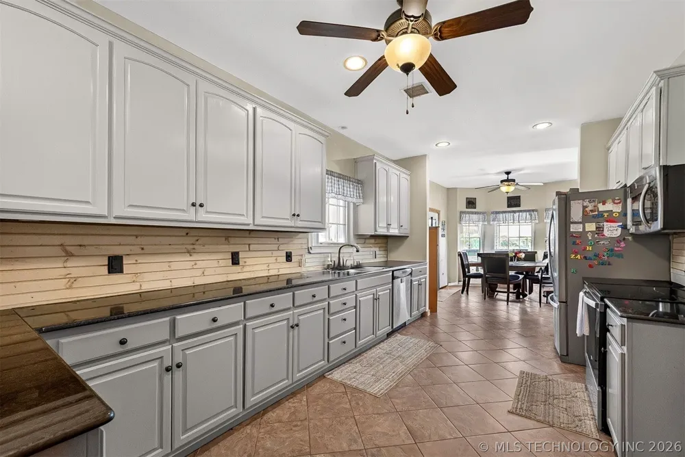 21347 S 397 EastAvenue Porter, OK 74454