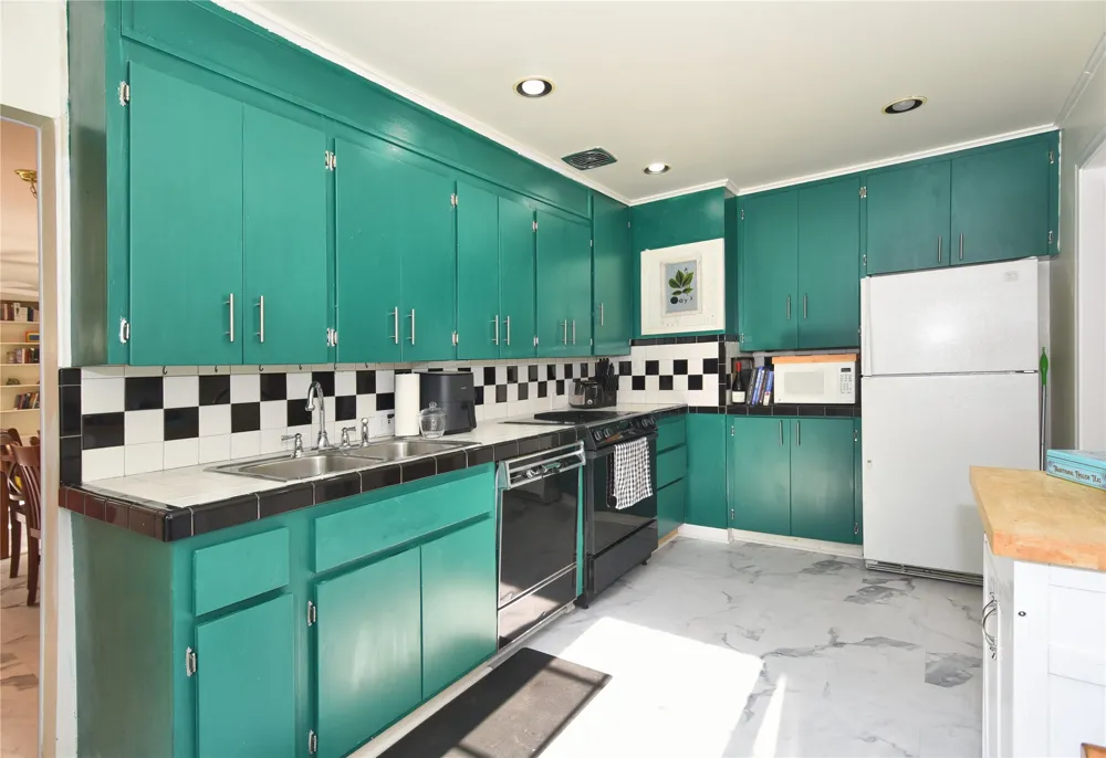 1598 E 60th Place Tulsa, OK 74105