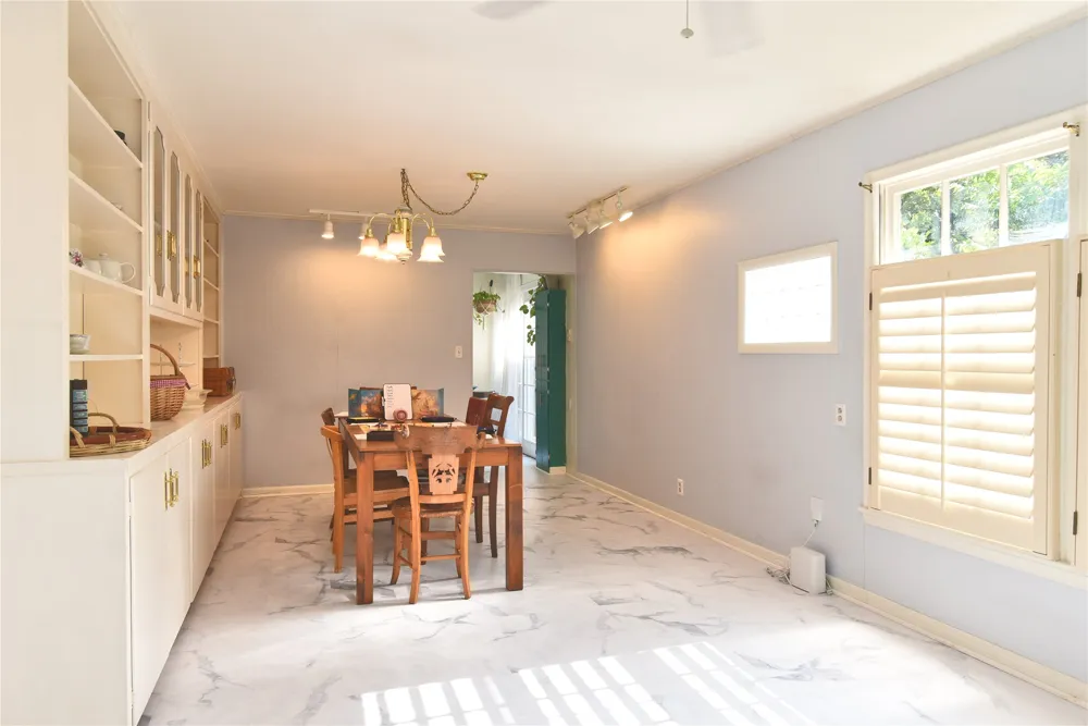 1598 E 60th Place Tulsa, OK 74105