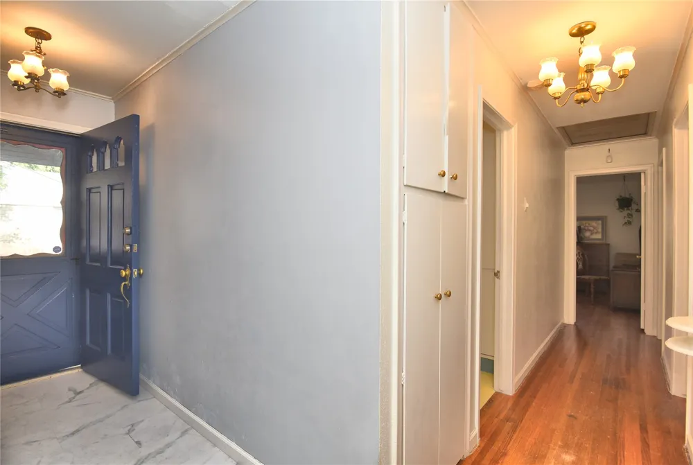 1598 E 60th Place Tulsa, OK 74105