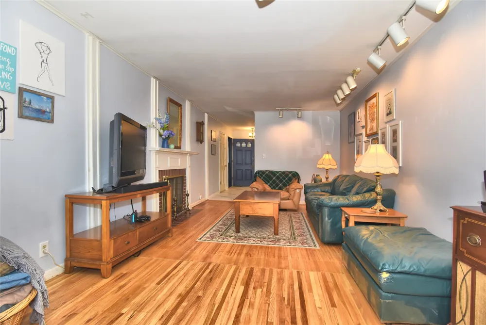 1598 E 60th Place Tulsa, OK 74105