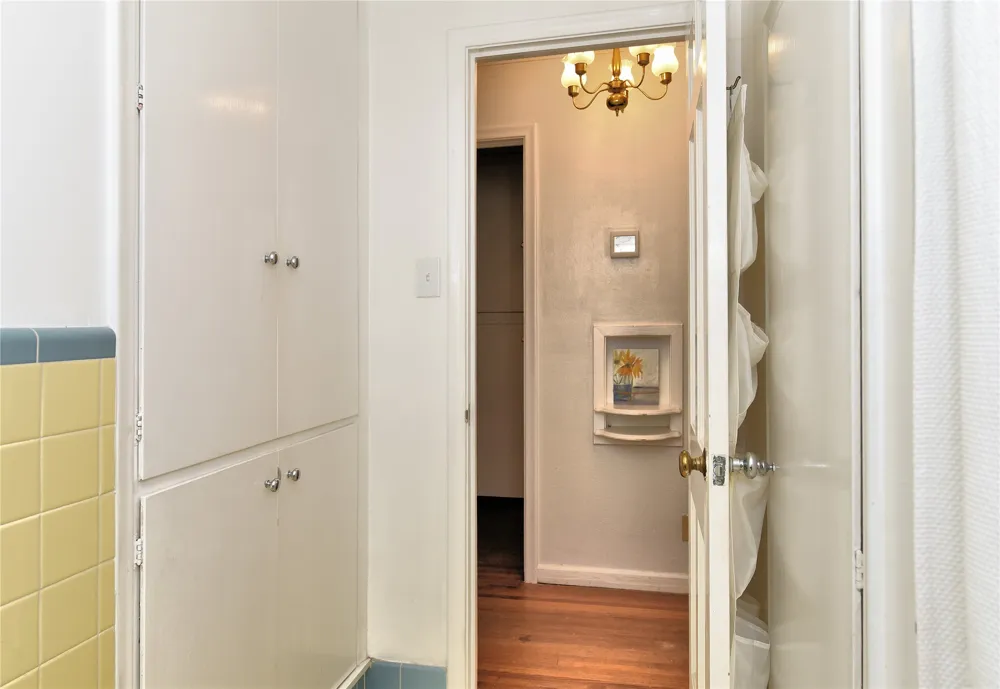1598 E 60th Place Tulsa, OK 74105