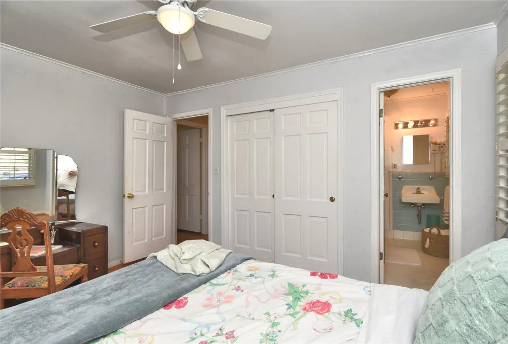 1598 E 60th Place Tulsa, OK 74105