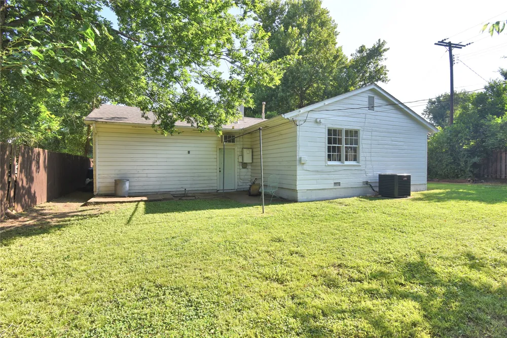 1598 E 60th Place Tulsa, OK 74105
