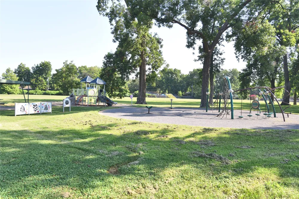 1598 E 60th Place Tulsa, OK 74105